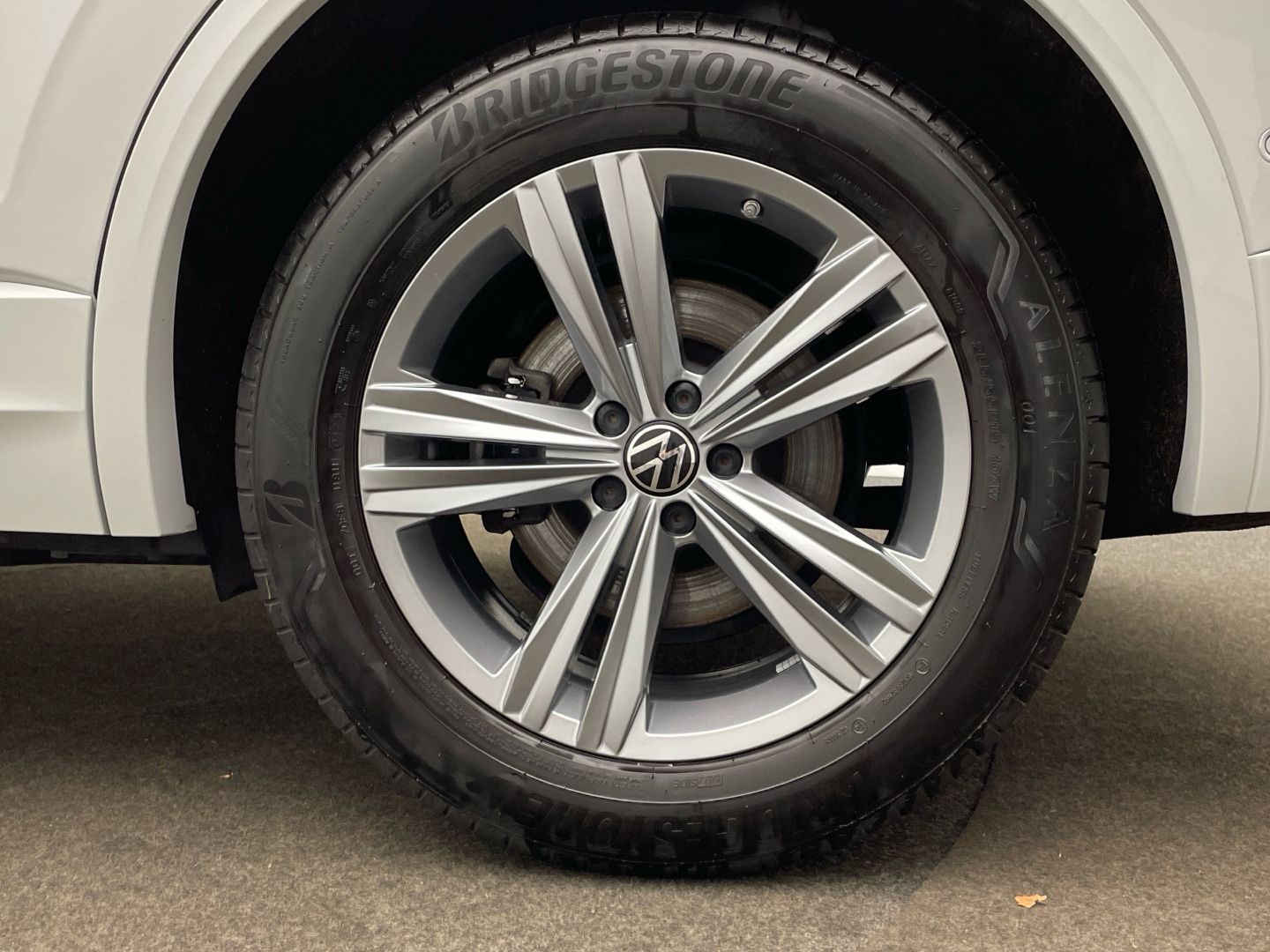 Volkswagen Touareg R-Line 3.0TDI V6 4Motion - Samsaru's Car Outlet
