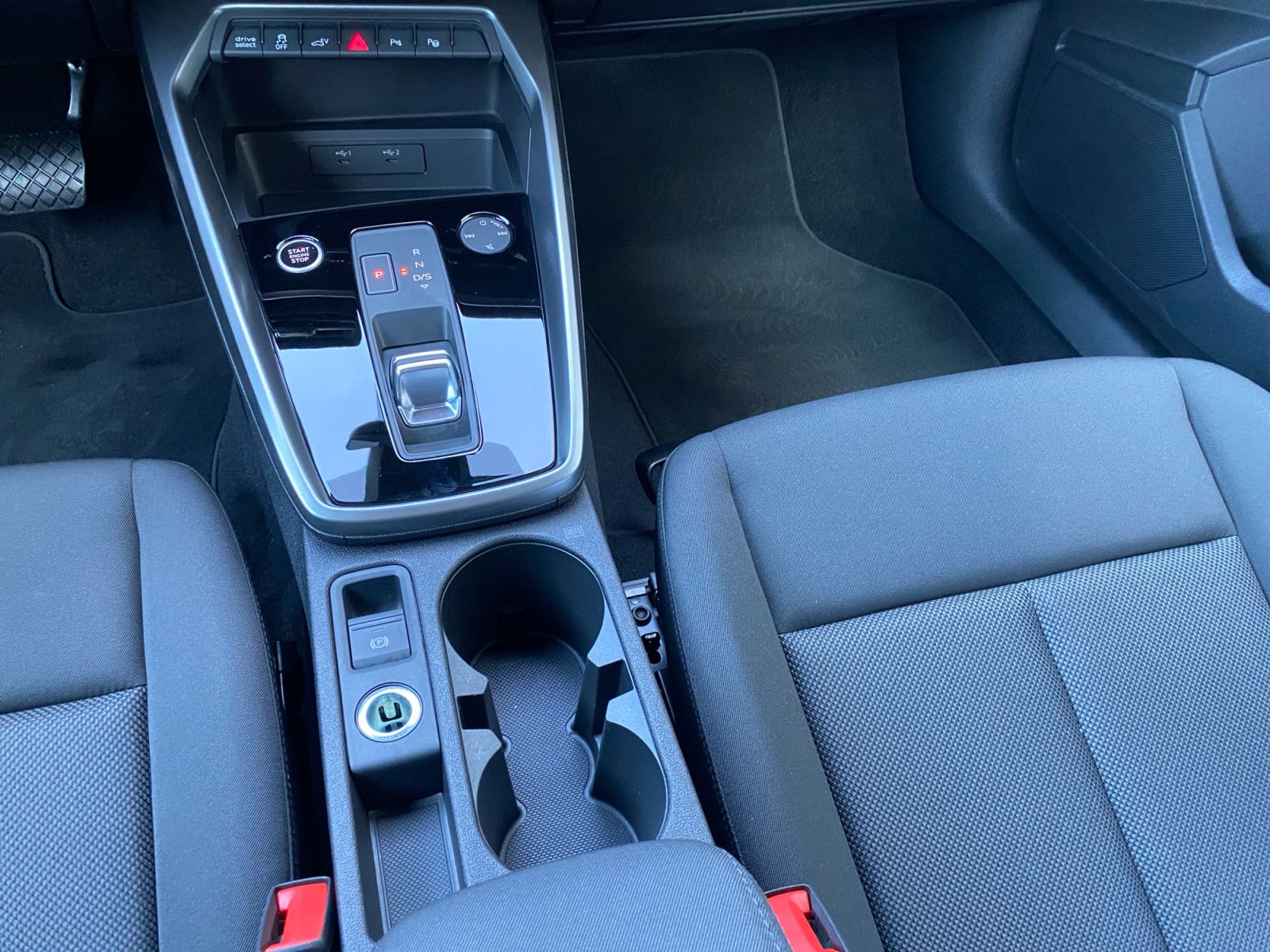 Audi A3 Sportback advanced 40TFSIe S-trc Cam Navi LED