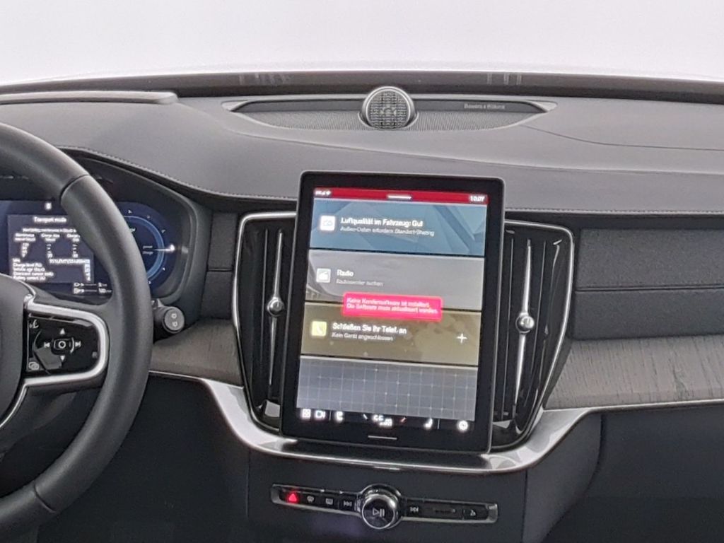 Volvo XC90 T8 Plus Dark Recharge Plug-In Hybrid AWD 7-