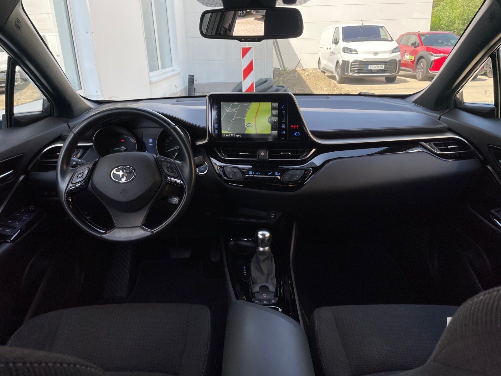 Toyota C-HR 1.8 Hybrid Club - Samsaru's Car Outlet