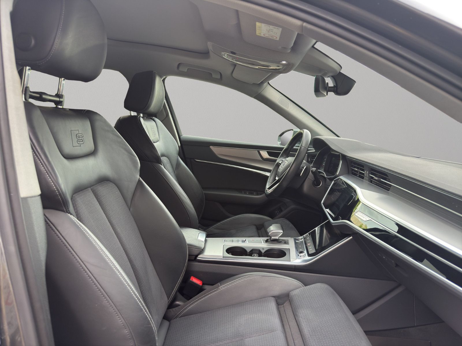 Audi A6 Avant 55 TFSI e quattro S-LINE - Samsaru's Car Outlet