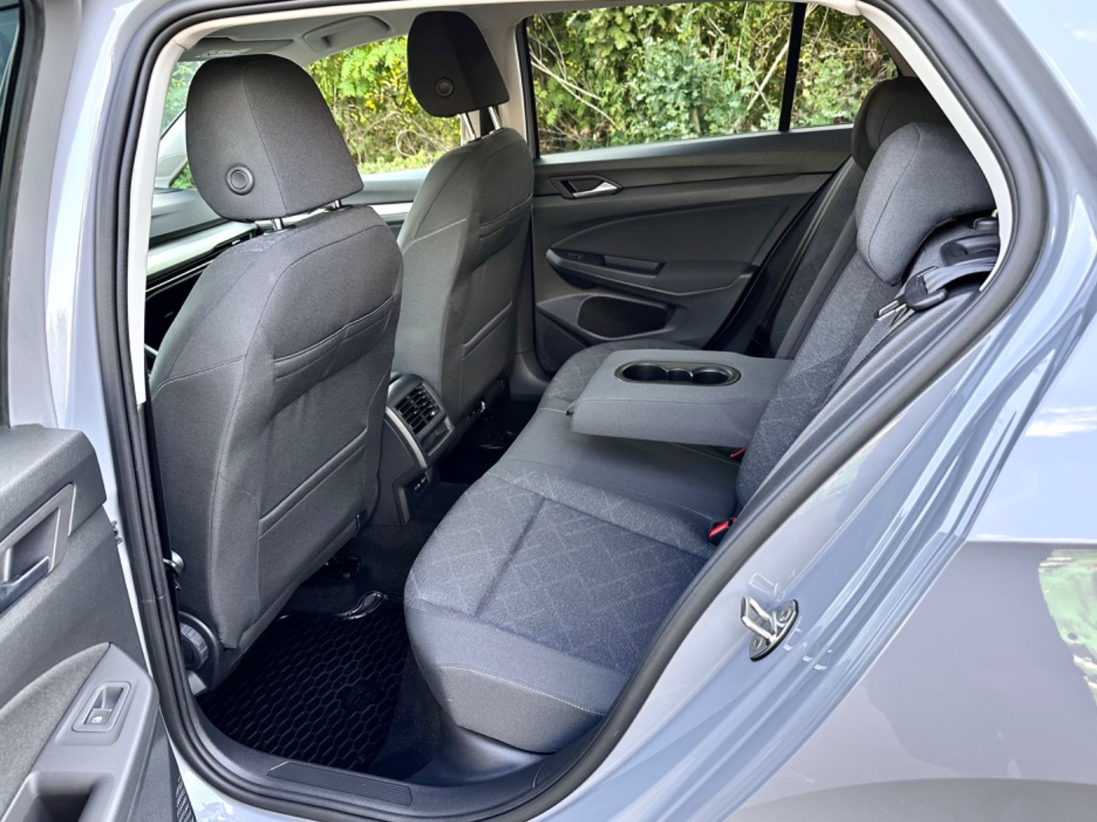 Volkswagen Golf VIII Lim.Life eTSI Automatik - Samsaru's Car Outlet