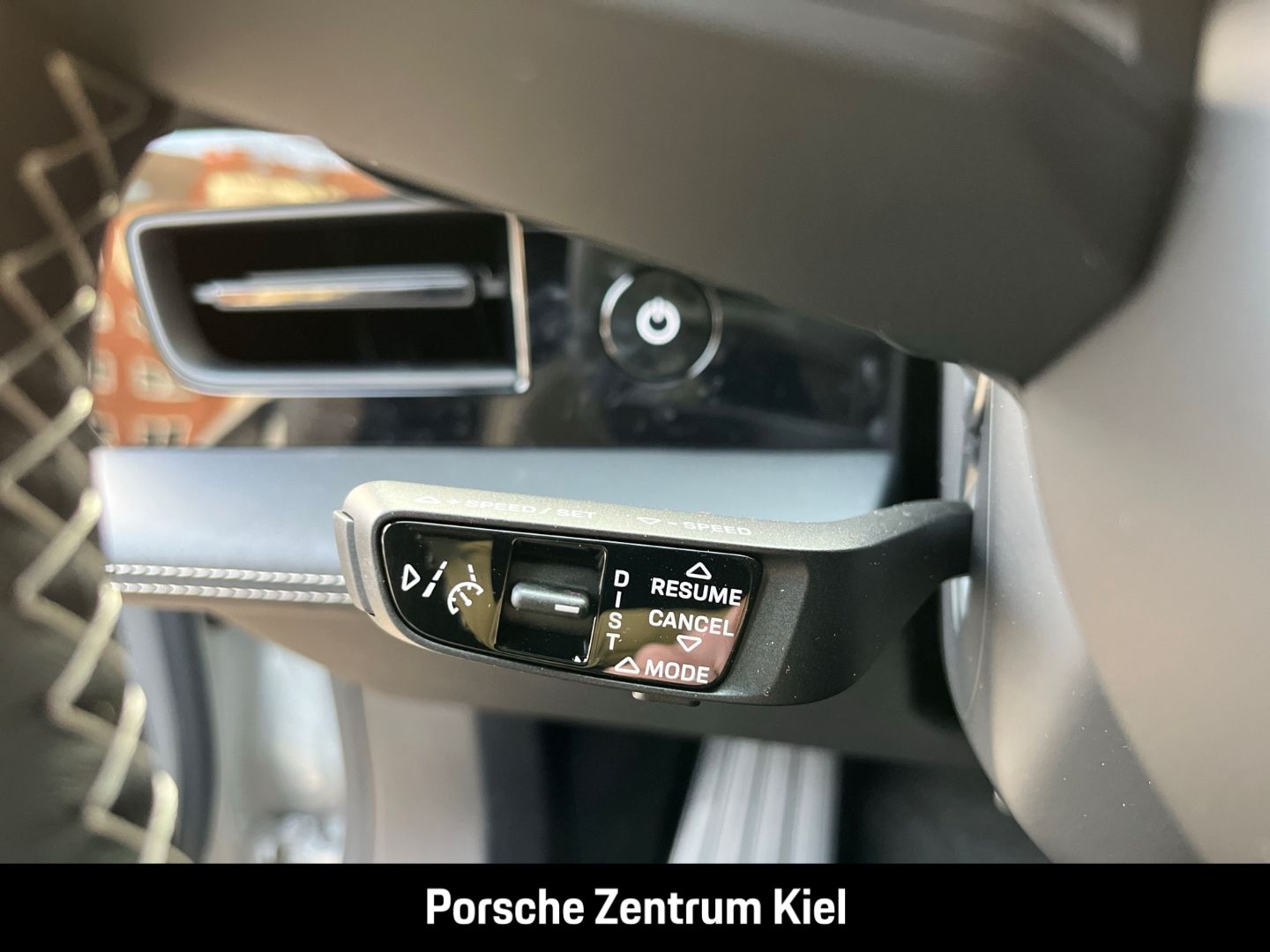 Porsche Taycan GTS HA-Lenkung InnoDrive Head-Up BOSE