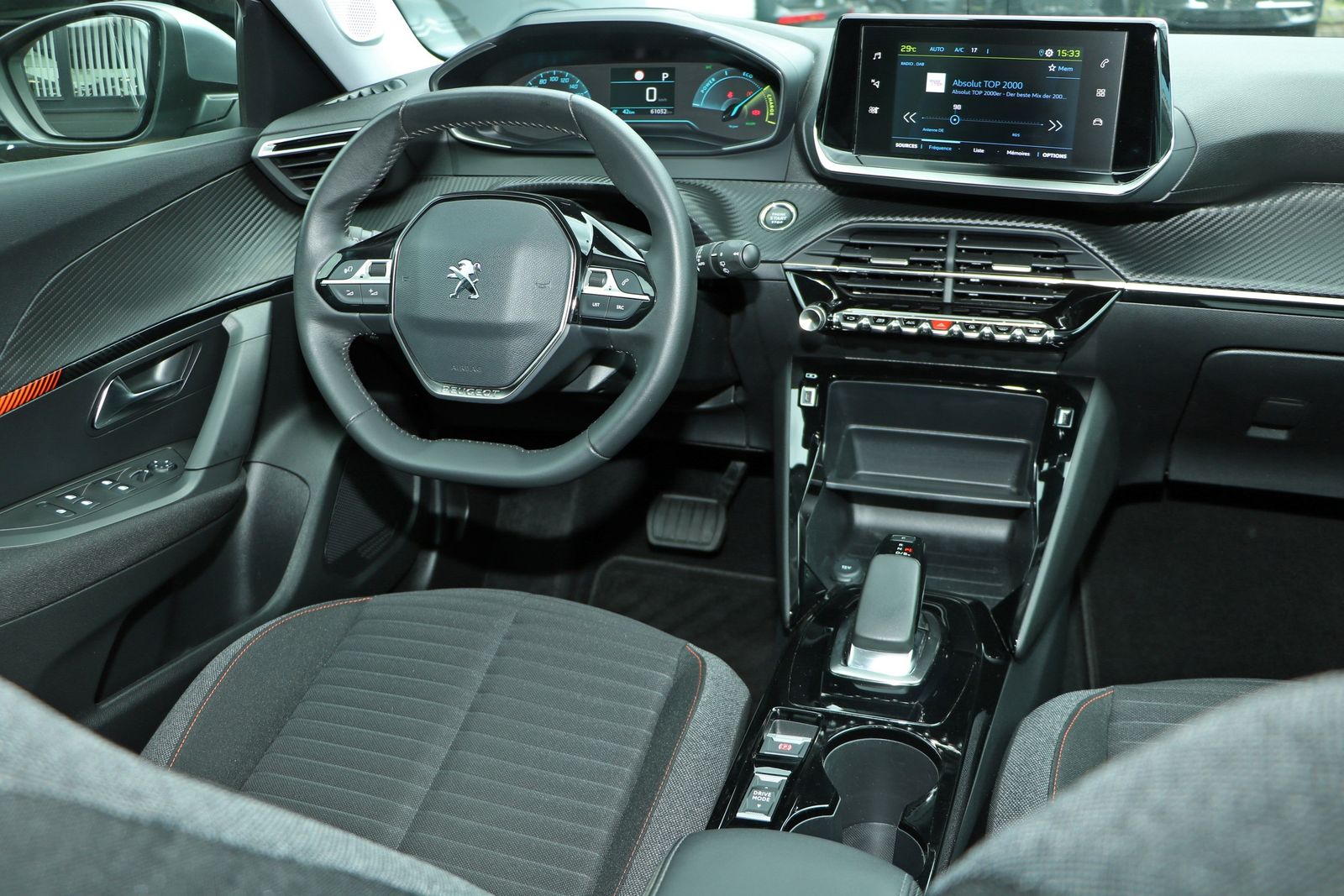 Peugeot 2008 136 e-Active - Samsaru's Car Outlet