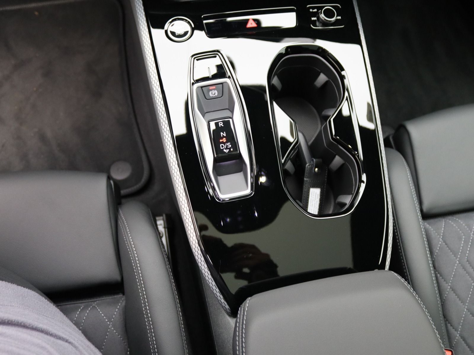 Audi A5 Avant e-hybrid S-Line quattro/ Pano, Tech pro