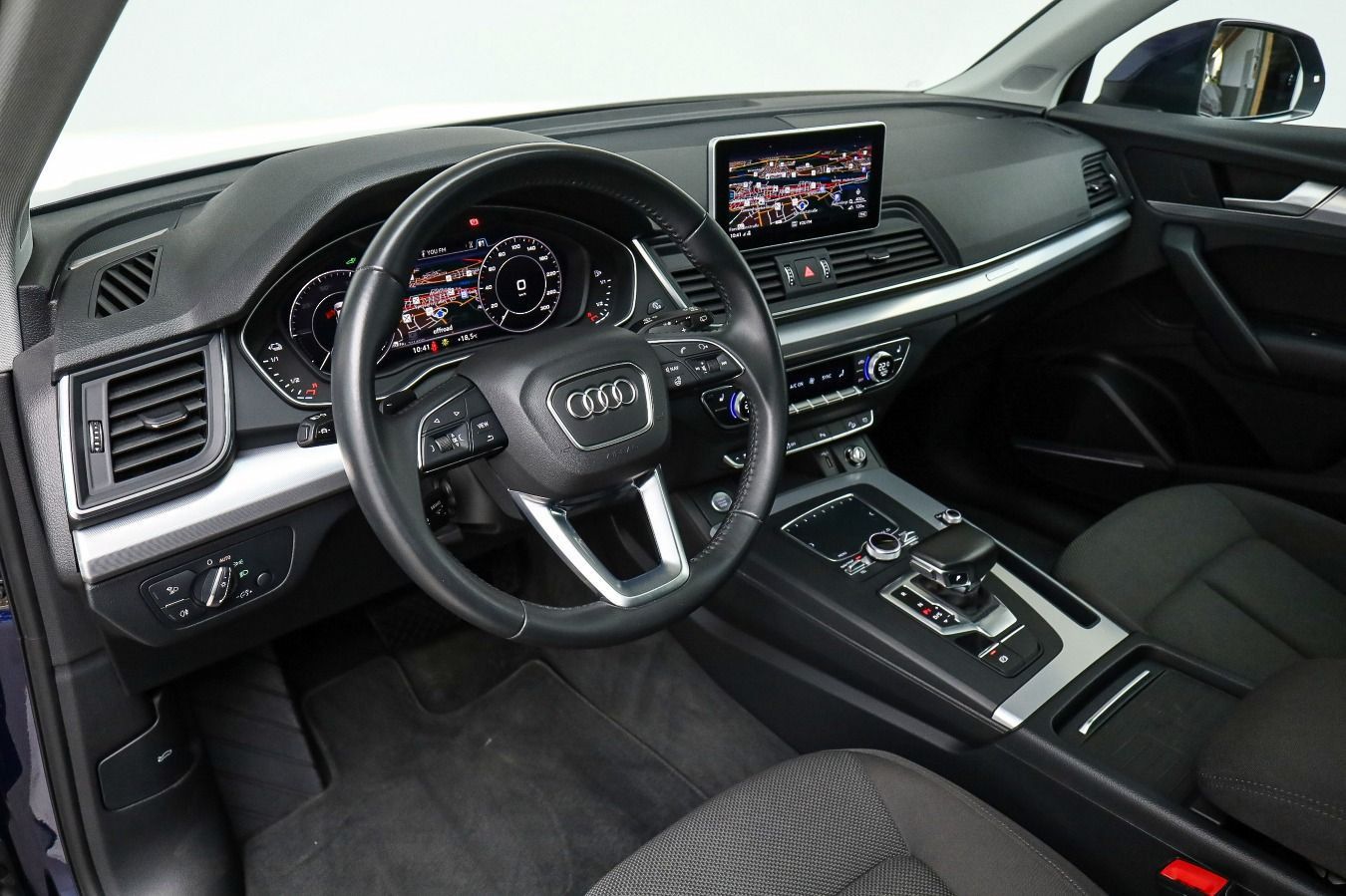 Audi Q5 50 TFSI e quattro - Samsaru's Car Outlet