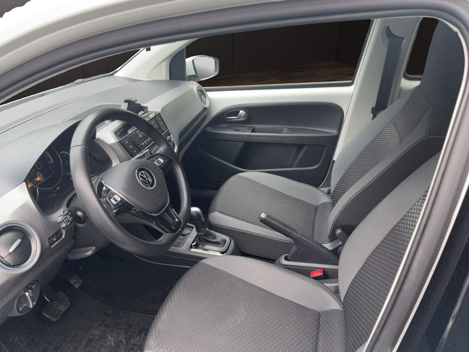 Volkswagen up! e-up! Active - Samsaru's Car Outlet