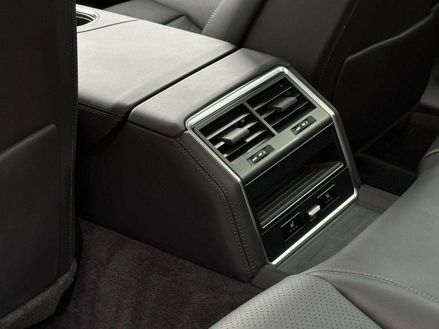 Porsche Panamera 4 E-Hybrid Sport Turismo Plat. Ed. 360°