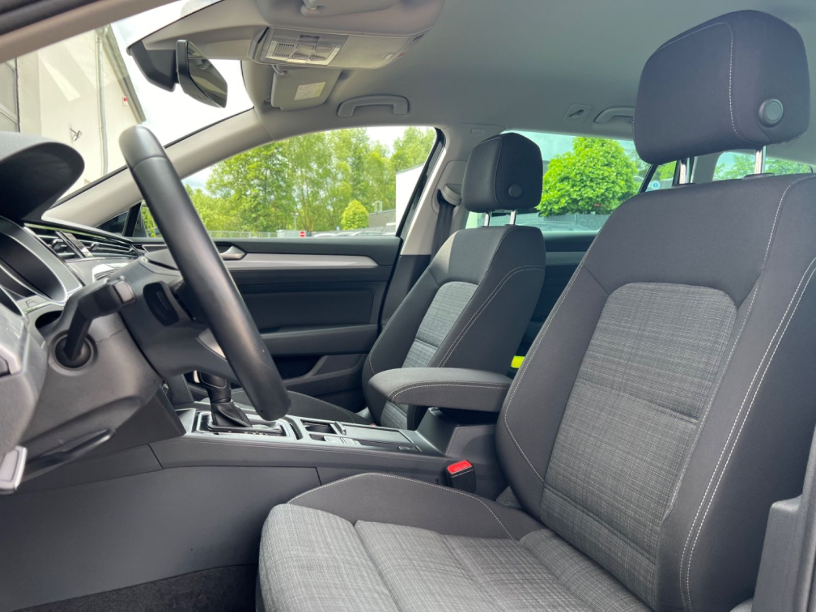 Volkswagen Passat 2.0 TDI - Samsaru's Car Outlet