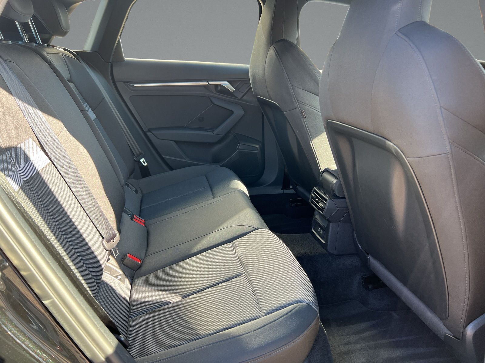 Audi A3 Sportback 40 TFSI e-tron S-LINE+LED+NAVI+AHK