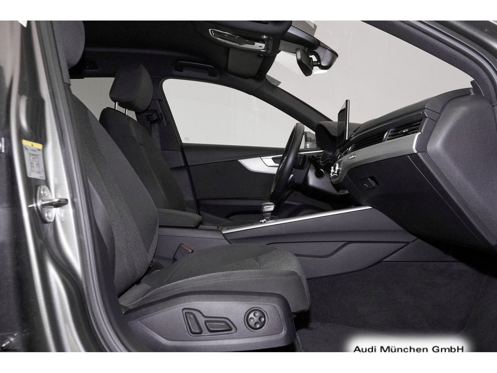 Audi A4 Avant 45 TFSI quattro S tronic - Samsaru's Car Outlet