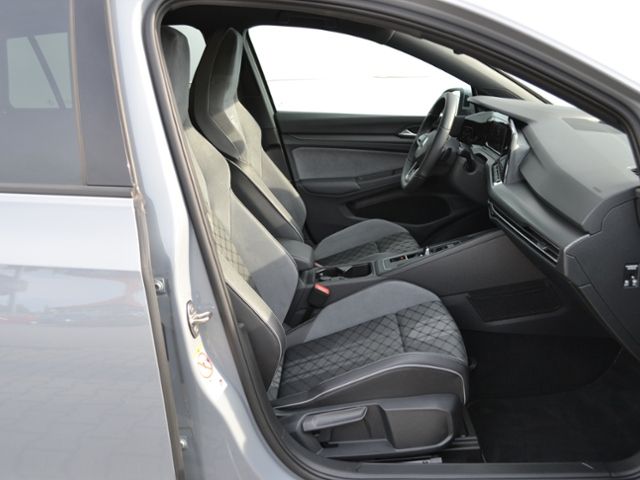 Volkswagen Golf VIII Variant 1.5 eTSI 150 PS DSG R-Line - Samsaru's Car Outlet