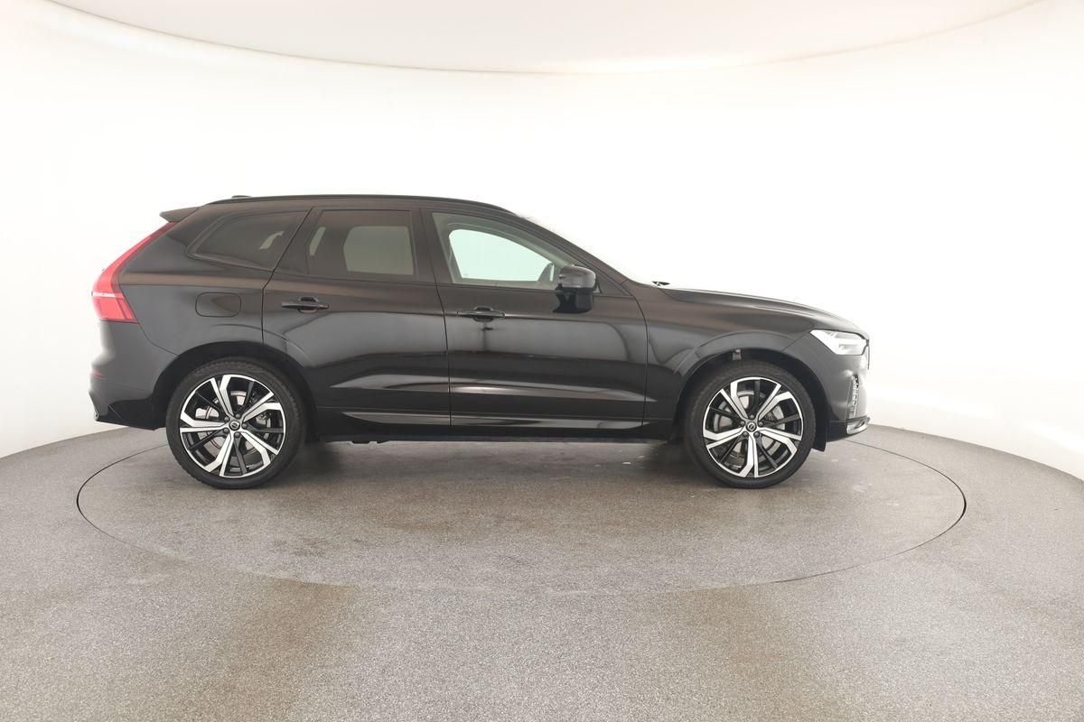 Volvo XC60 B4 AWD Plus Dark LED Pano ACC Kam 21" AHK