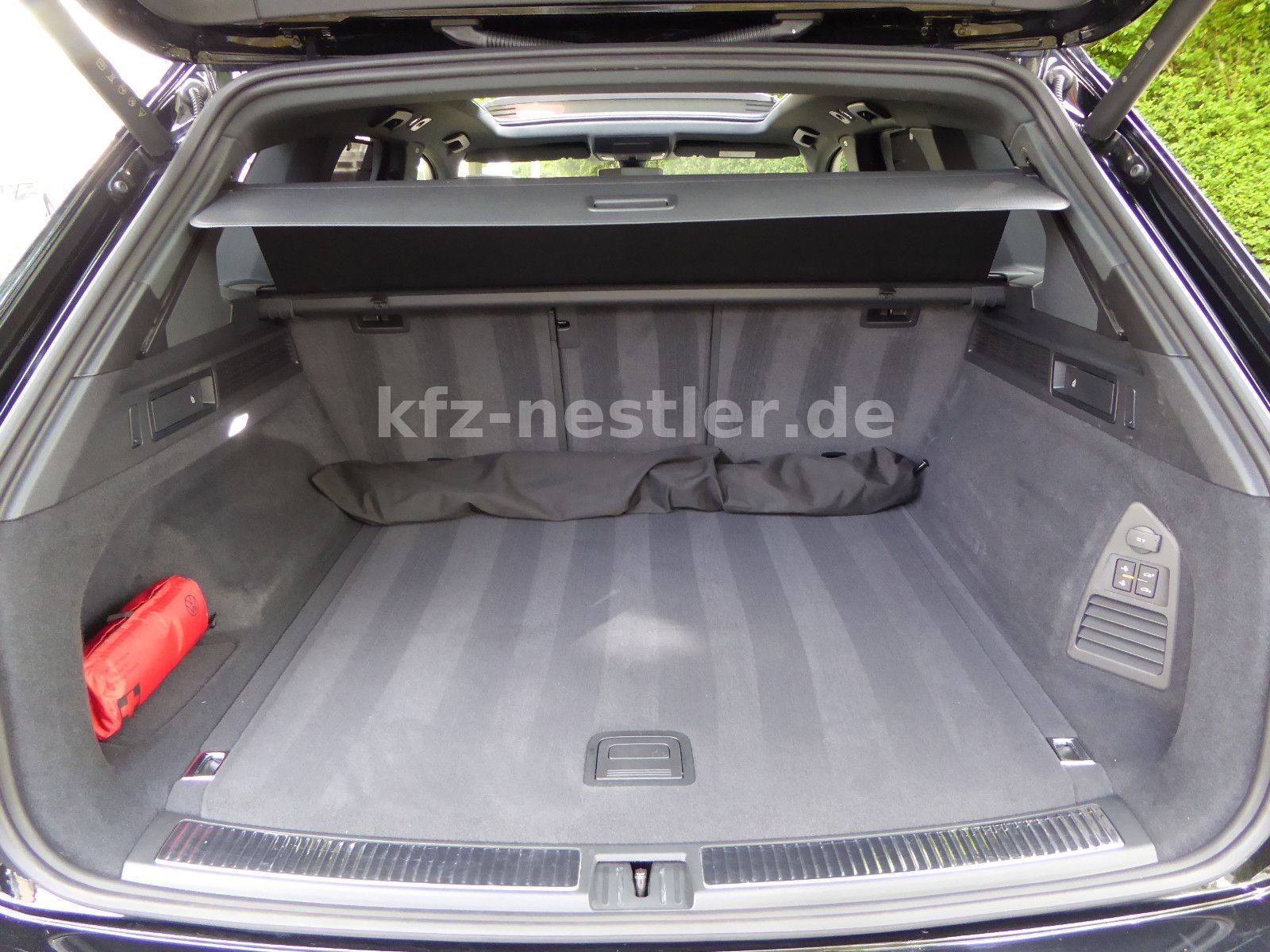 Volkswagen Touareg R eHybrid Pano/21"/AHK/HUD/Dynaudio/ACC