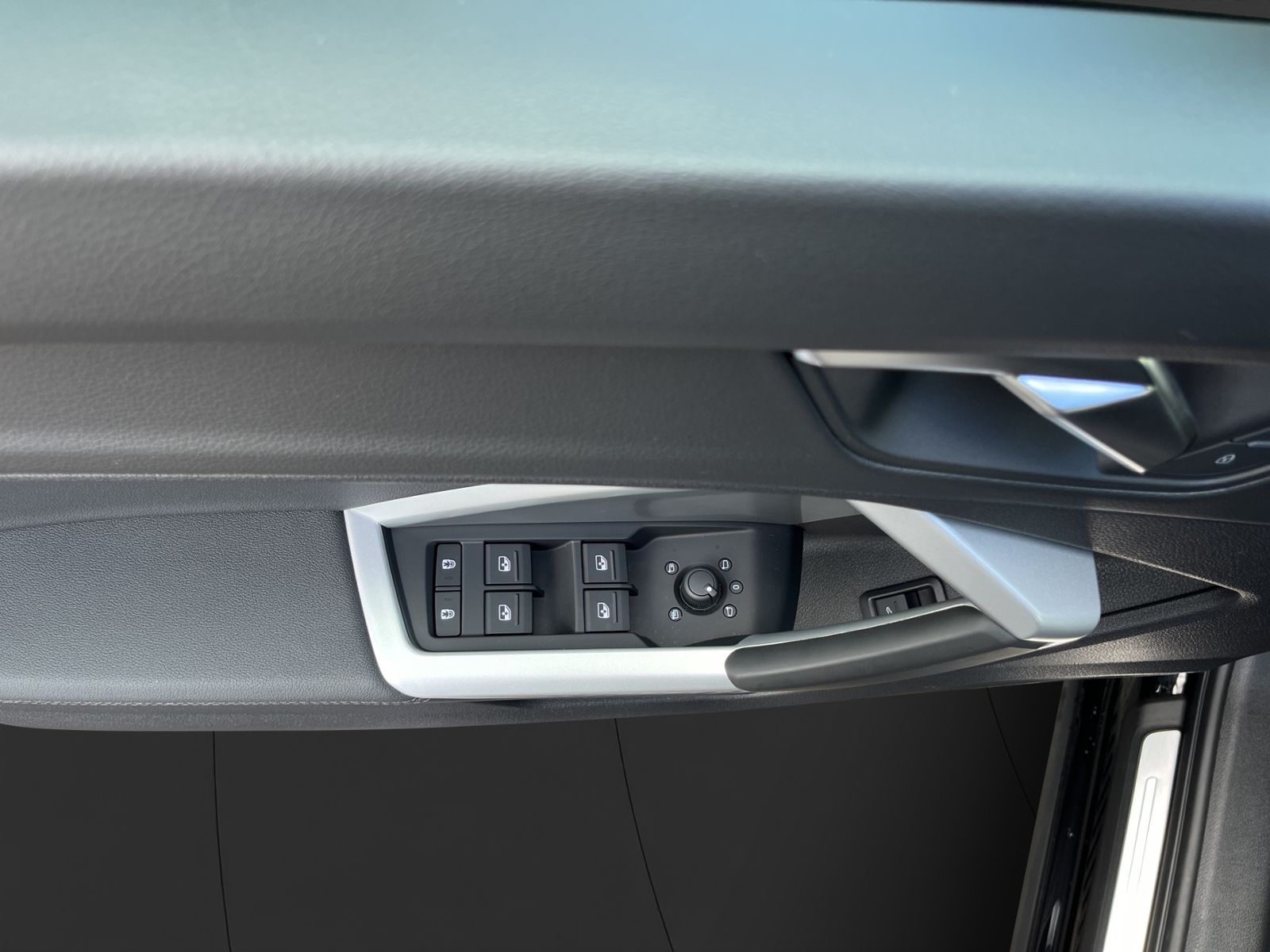 Audi Q3 Sportback 40 TFSI quattro S line - Samsaru's Car Outlet