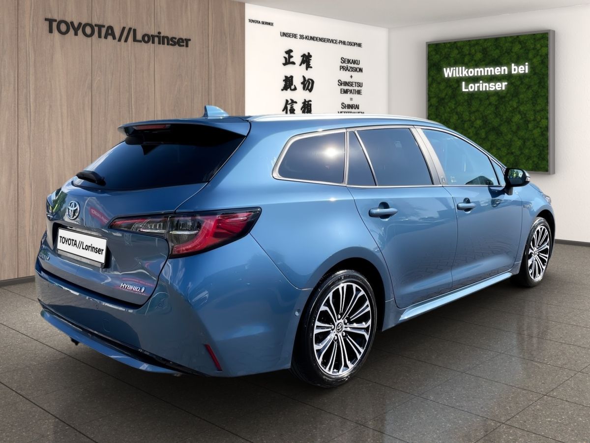 Toyota Corolla Touring Sports Hybrid - Samsaru's Car Outlet