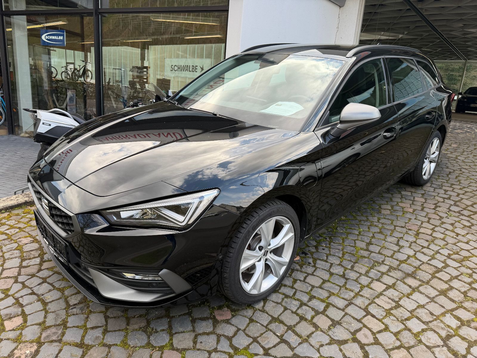 Seat Leon Sportstourer 1.4 e-Hybrid DSG FR      AHK