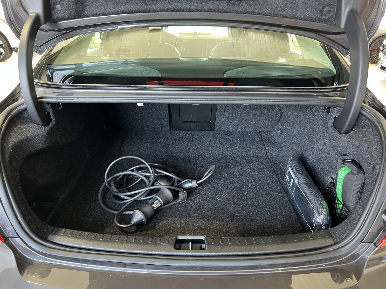 Volvo S60 T8 Ultimate Dark Recharge AWD Massage B&W