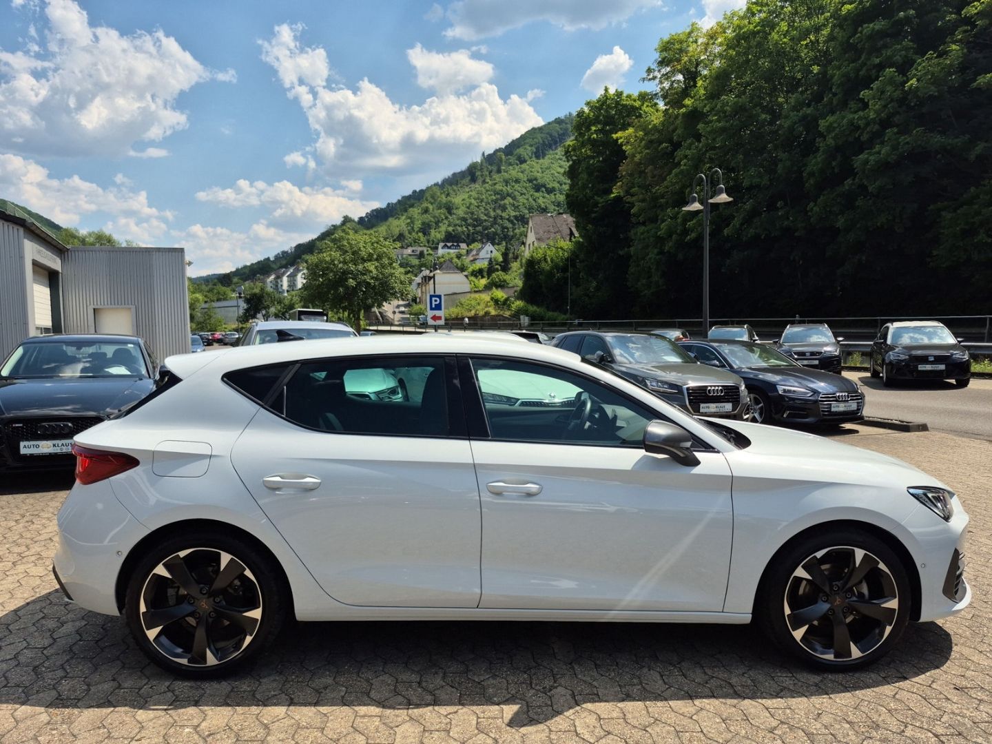 Cupra Leon 1.5 eTSI - Samsaru's Car Outlet