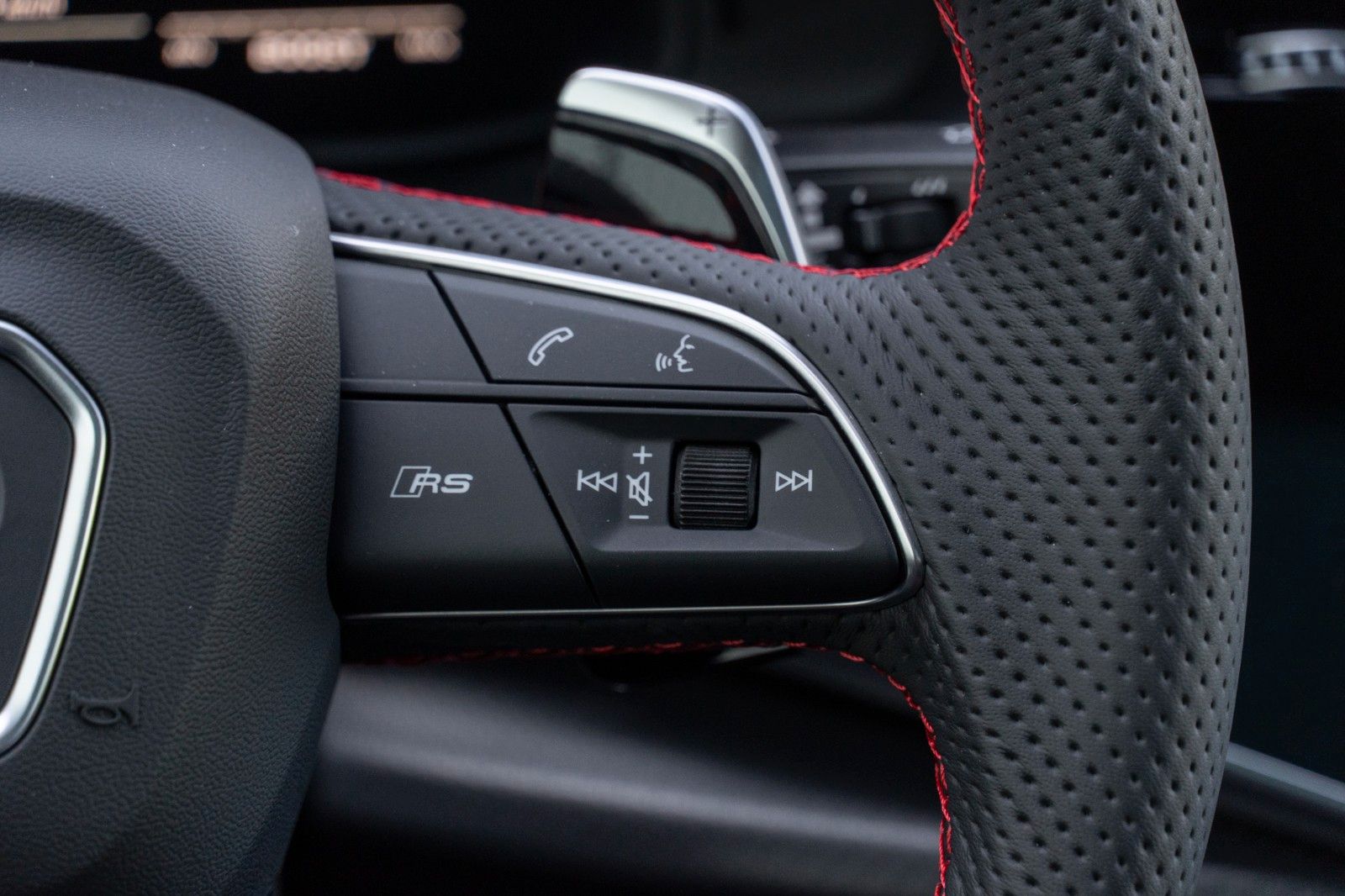 Audi RS Q8 PERR.MATRIX.KERAMIK.360.B&O.PANO.LUFTF.AHK
