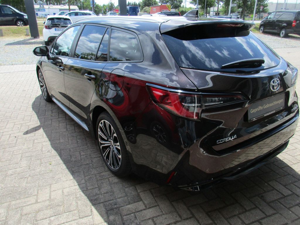 Toyota Corolla Touring Sports 2.0 Hybrid - Samsaru's Car Outlet
