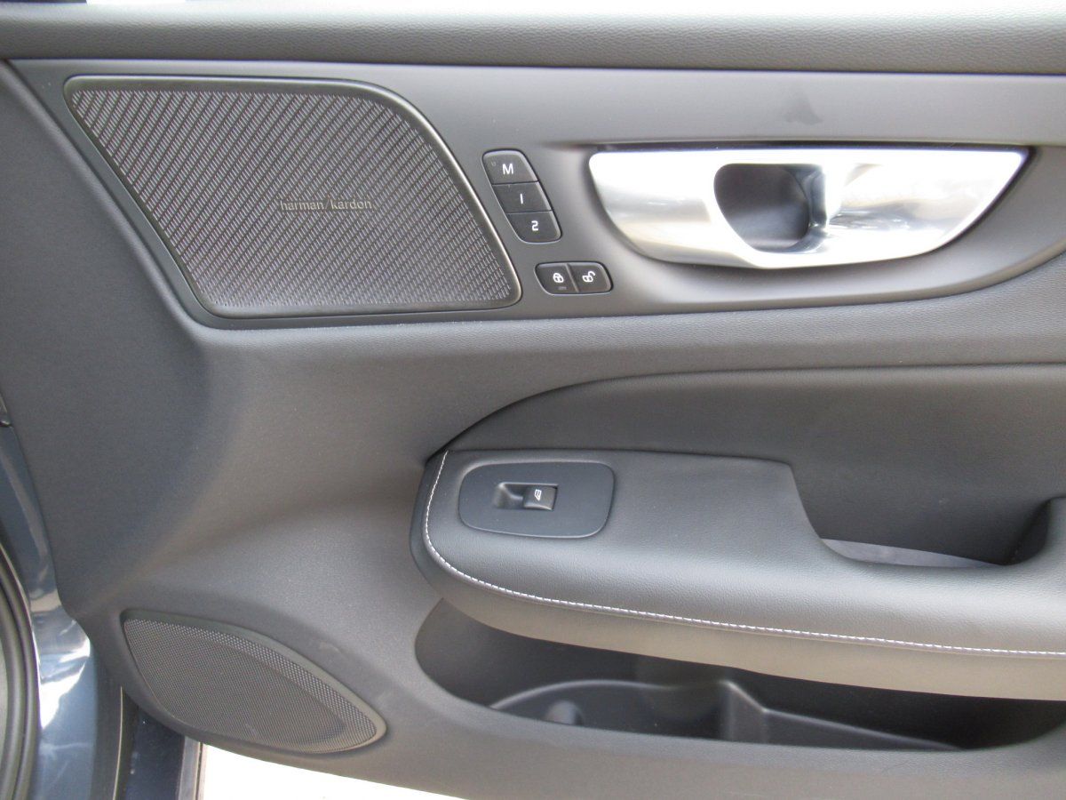 Volvo S60 B4 Benzin Plus Dark Automatik