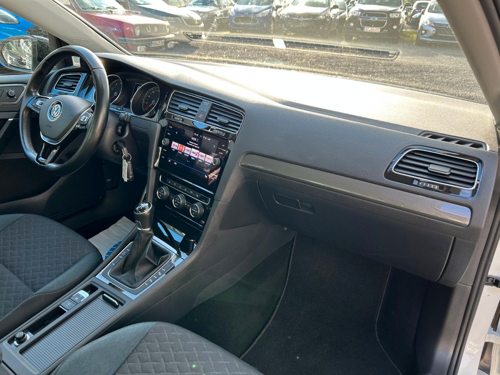 Volkswagen Golf VII Lim. IQ.DRIVE - Samsaru's Car Outlet