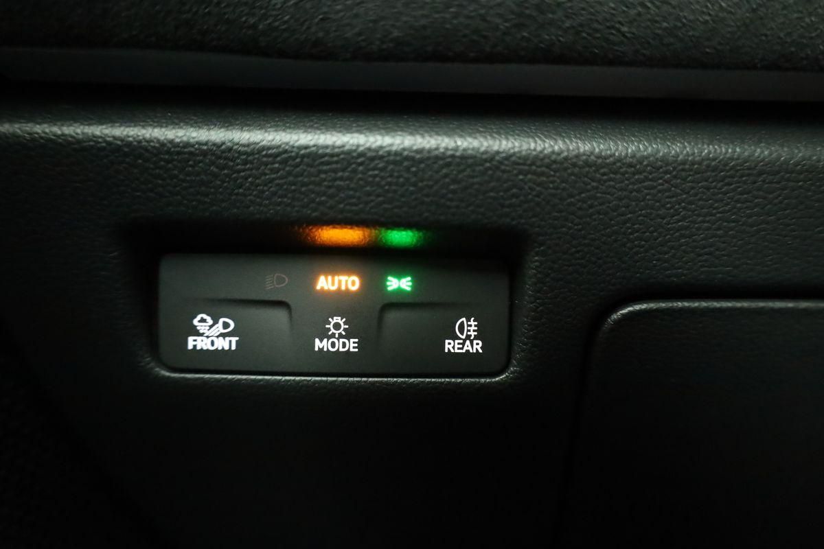 Volkswagen Passat Variant TDI DSG 4M R-LINE Black, AHK, IQ.
