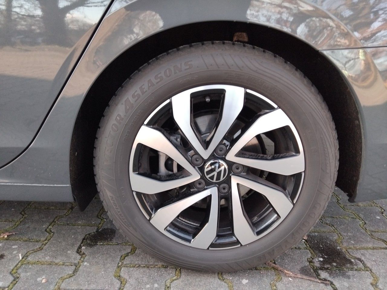 Volkswagen Golf VIII Variant eTSI DSG - Samsaru's Car Outlet