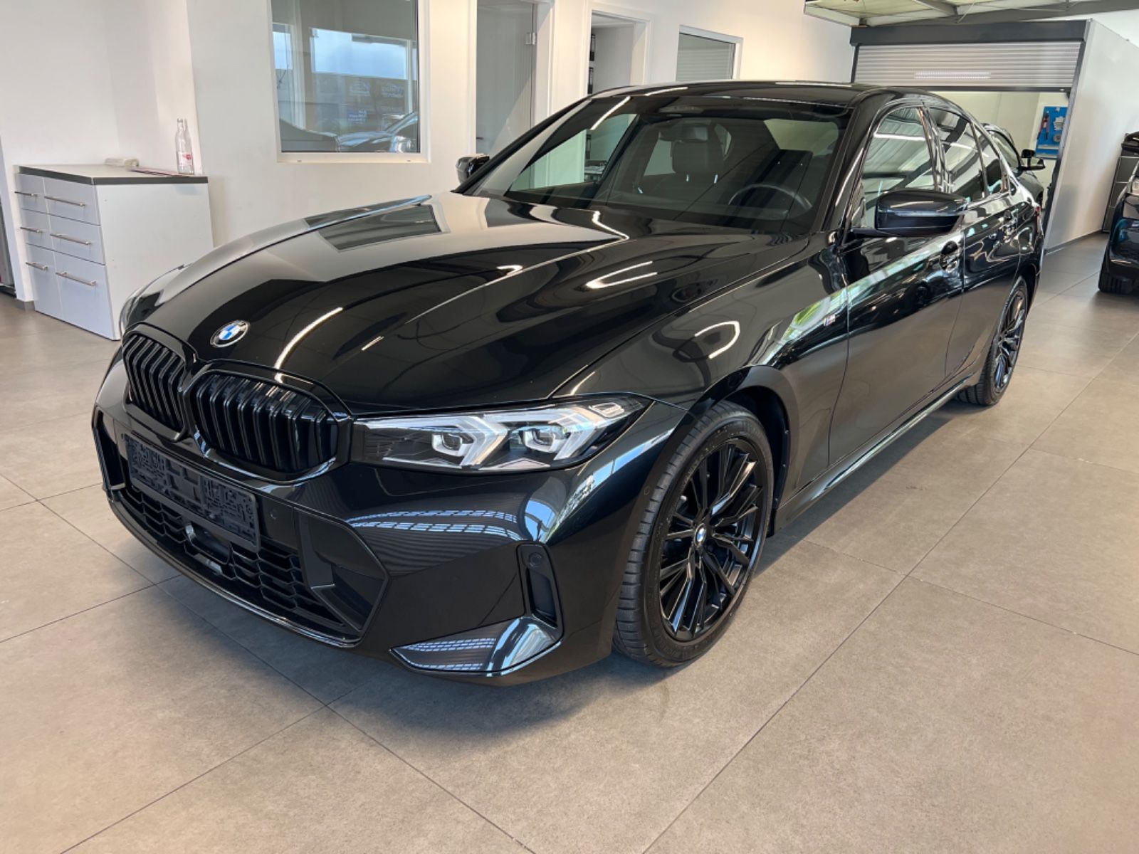 BMW 320 d xDrive M Sport - Samsaru's Car Outlet