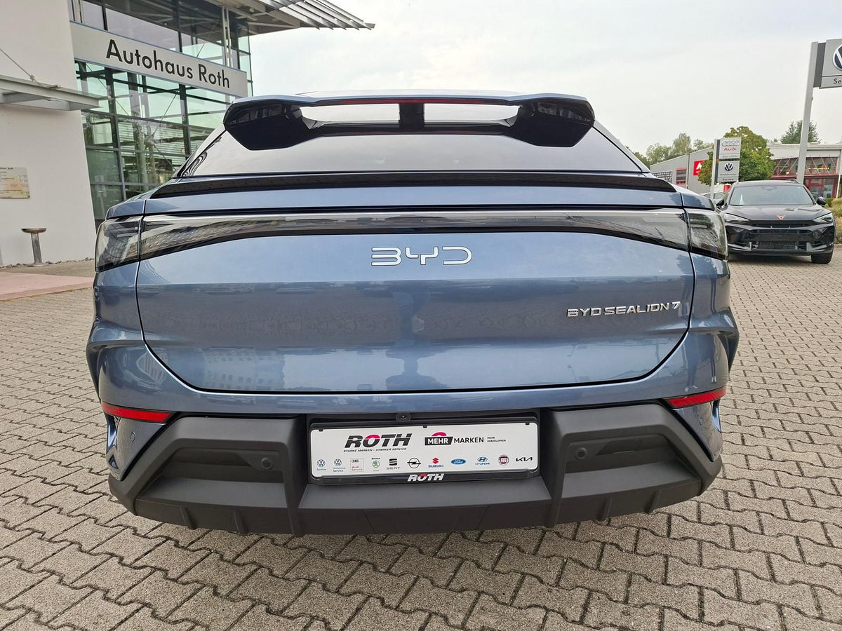 BYD Sealion 7