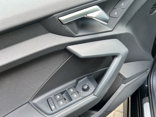 Audi A3 Sportback 35 1.5 TFSI S - Samsaru's Car Outlet