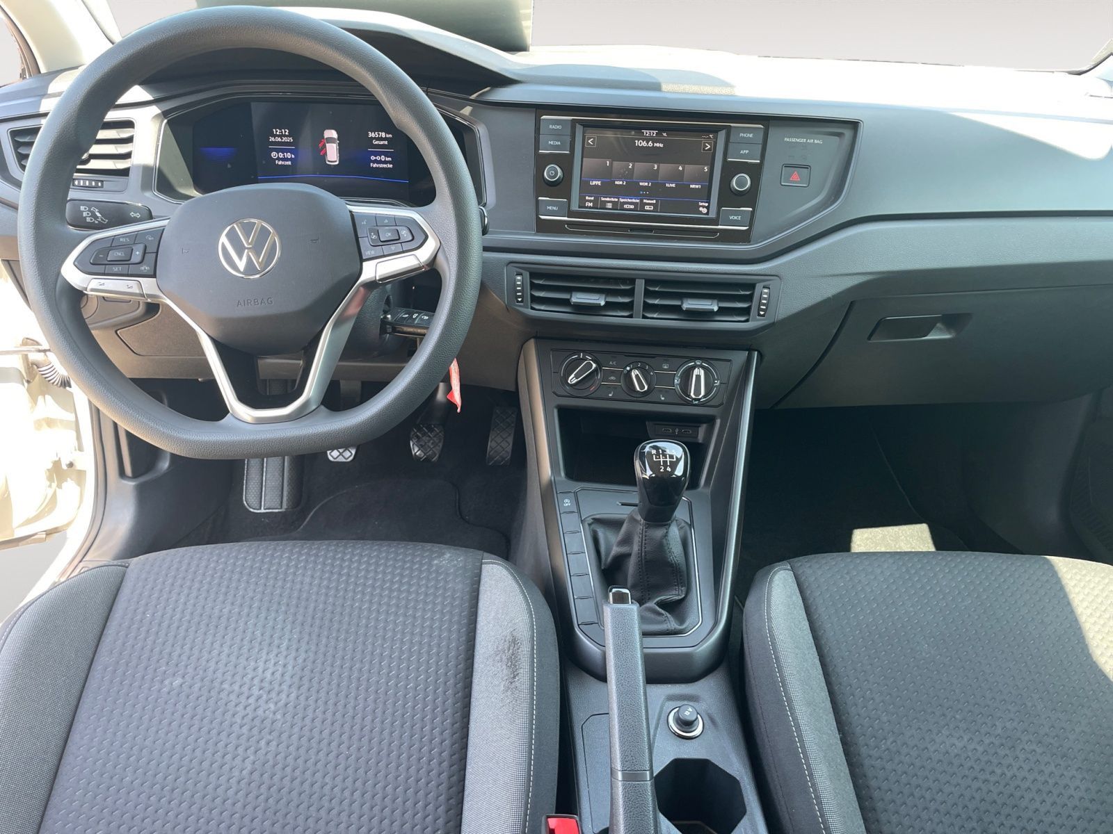 Volkswagen Taigo 1.0 TSI - Samsaru's Car Outlet