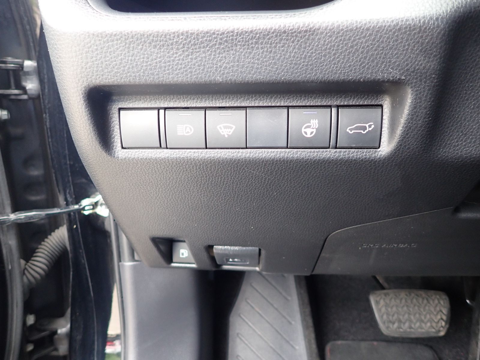 Toyota RAV 4 Hybrid - Samsaru's Car Outlet