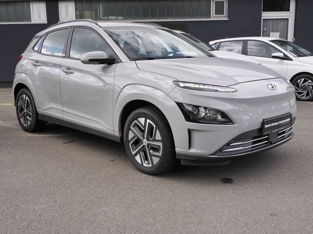 Hyundai KONA SELECT ELEKTRO 2WD - Samsaru's Car Outlet