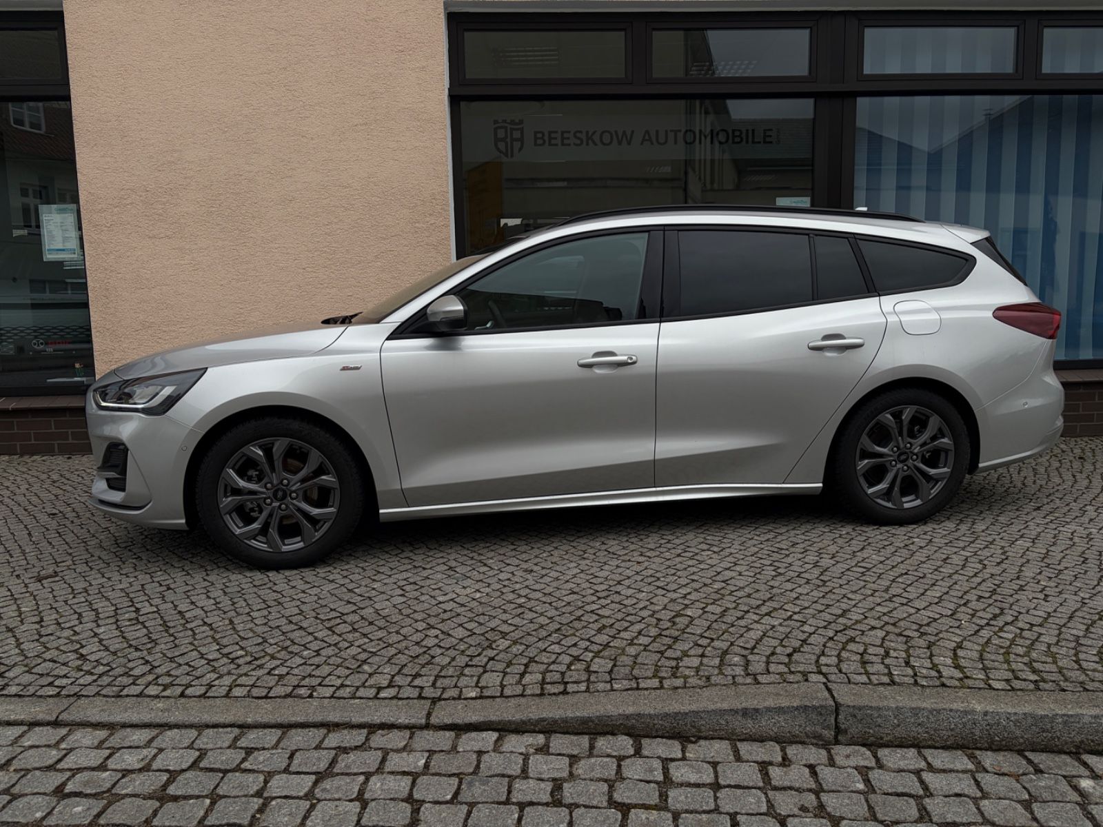 Ford Focus Turnier ST-Line X Automatik Kamera LED Nav
