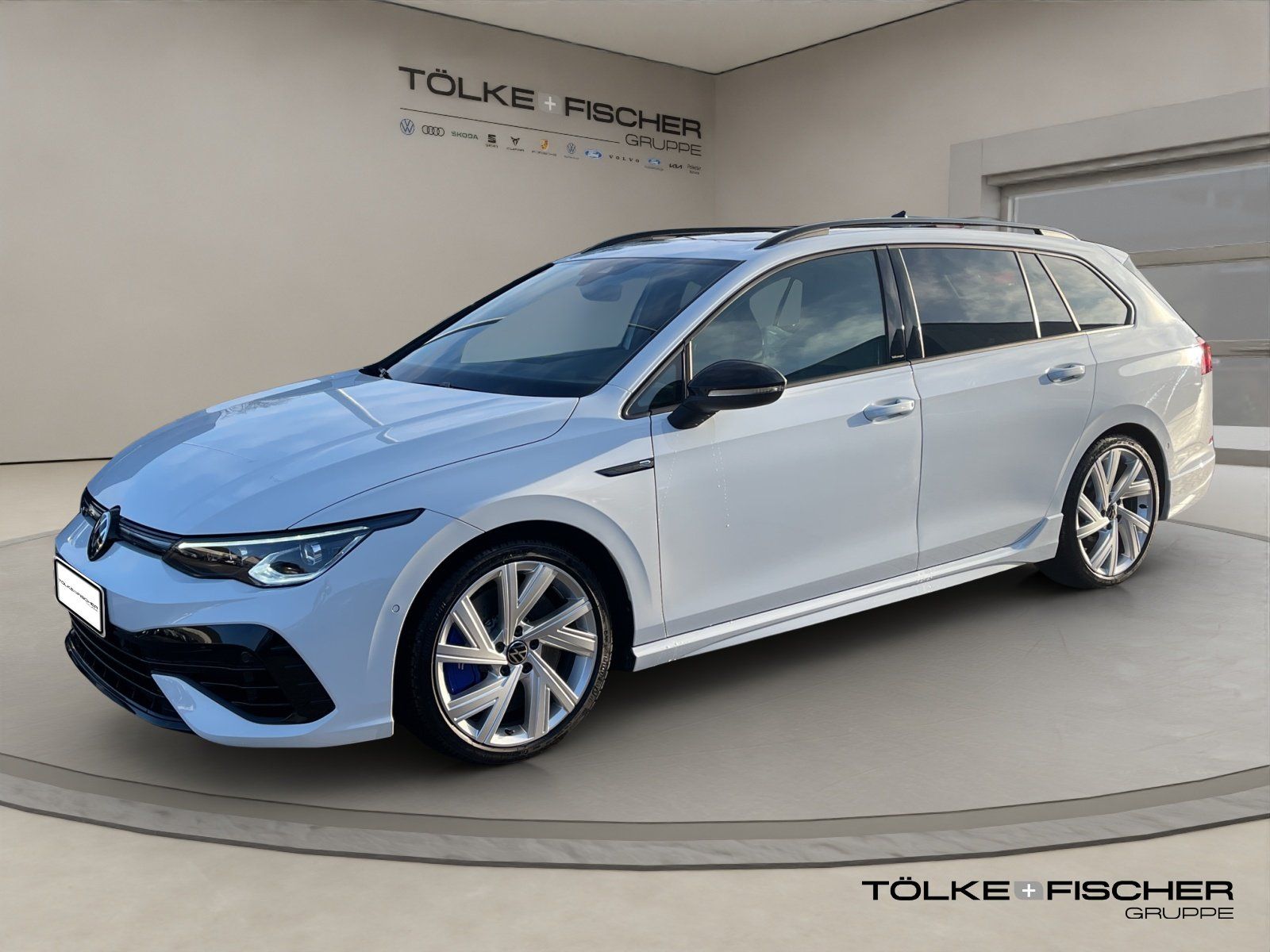 Volkswagen Golf VIII Variant 2.0 TSI R 4Motion DCC IQLight