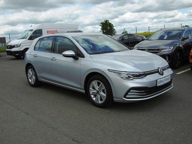 Volkswagen Golf VIII 1.5 Life 1.5 TSI - Samsaru's Car Outlet