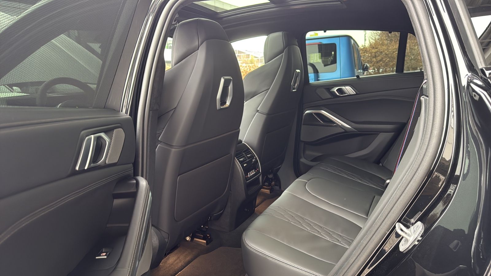 BMW X6 40 i xDrive M Sport - Samsaru's Car Outlet