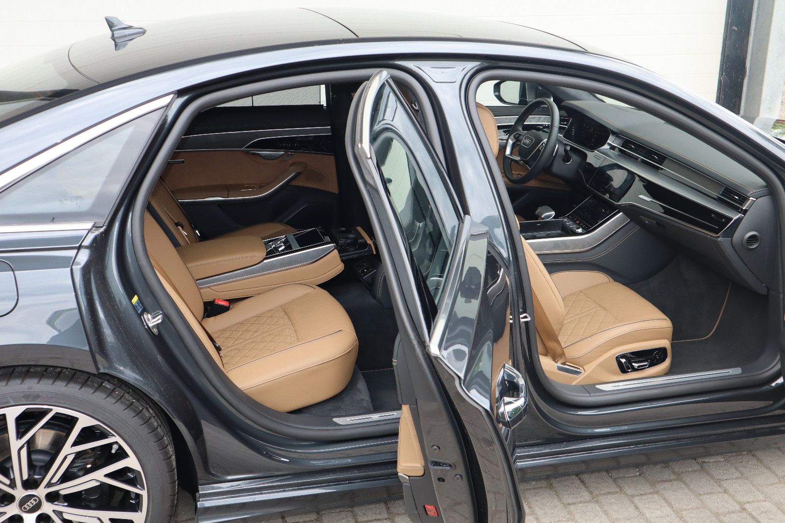 Audi A8 55 TFSI exclusive - Samsaru's Car Outlet