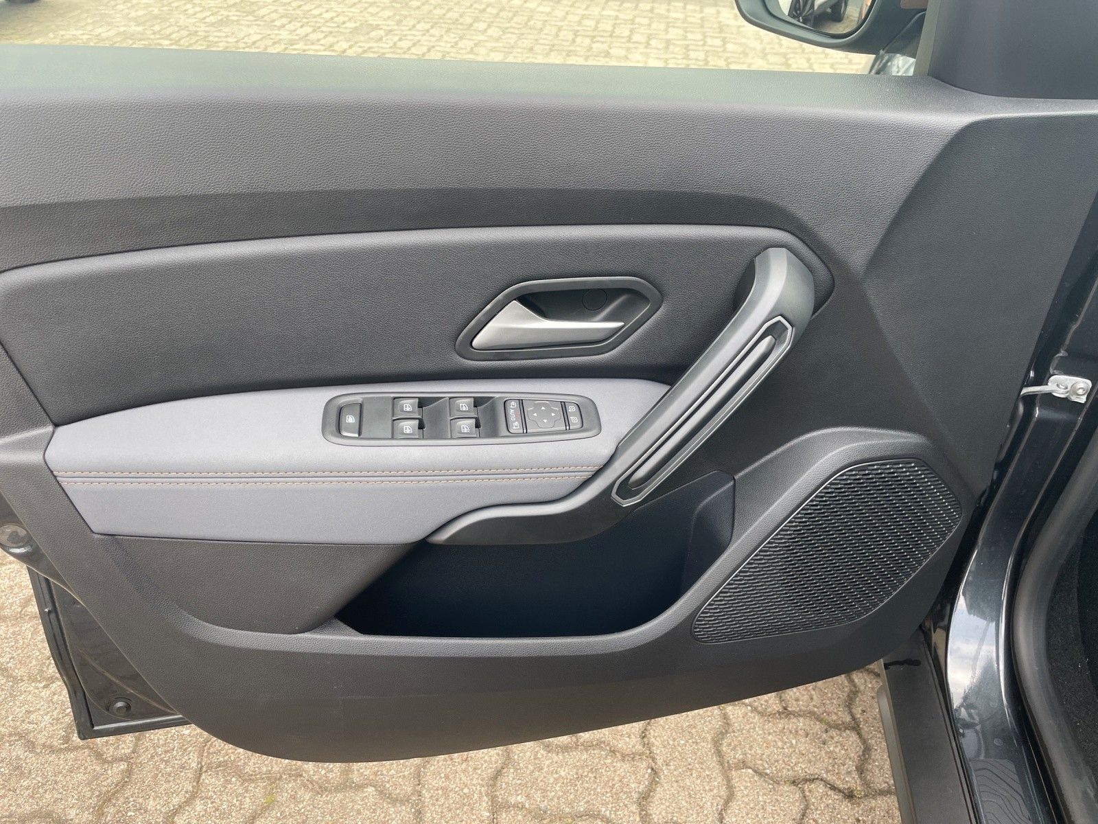 Dacia Duster II Extreme TCe 150 EDC - Samsaru's Car Outlet