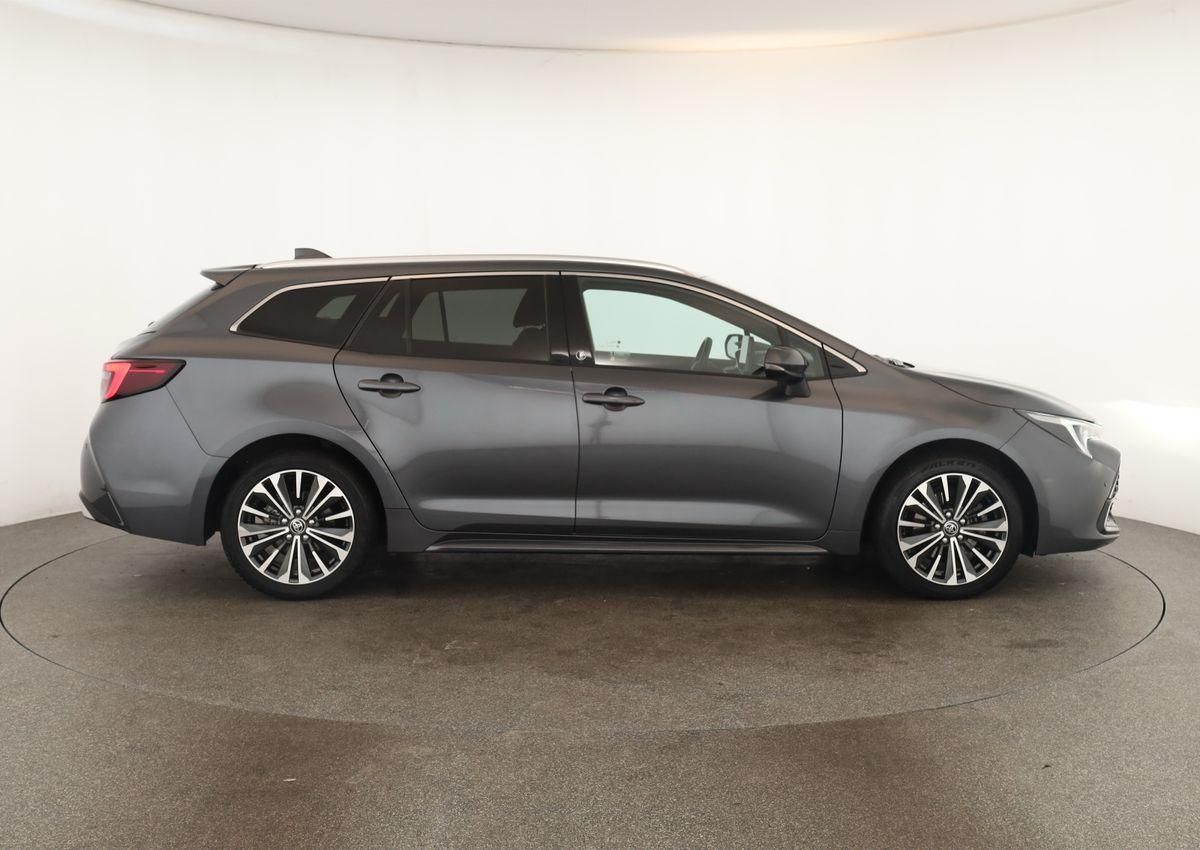 Toyota Corolla Touring Sports 2.0 CVT Team D Navi Kam