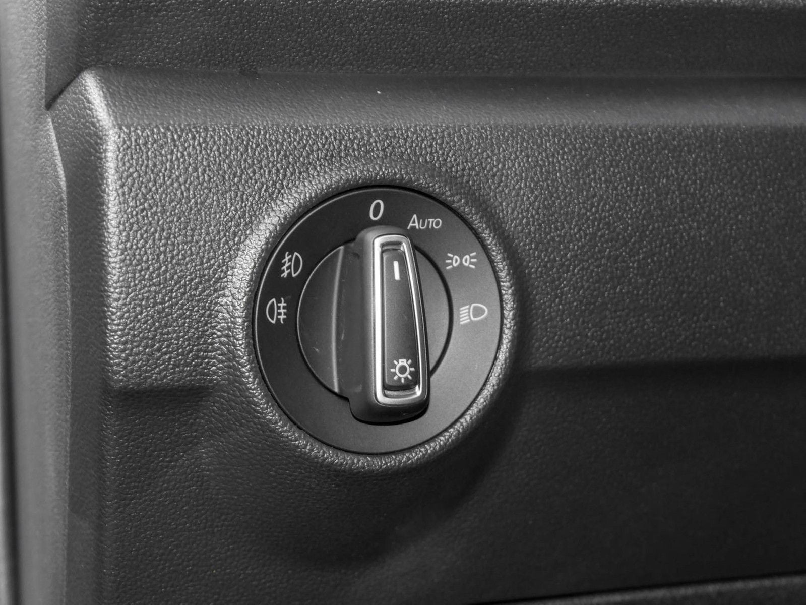 Volkswagen T-Roc ACTIVE 1.0 TSI - Samsaru's Car Outlet