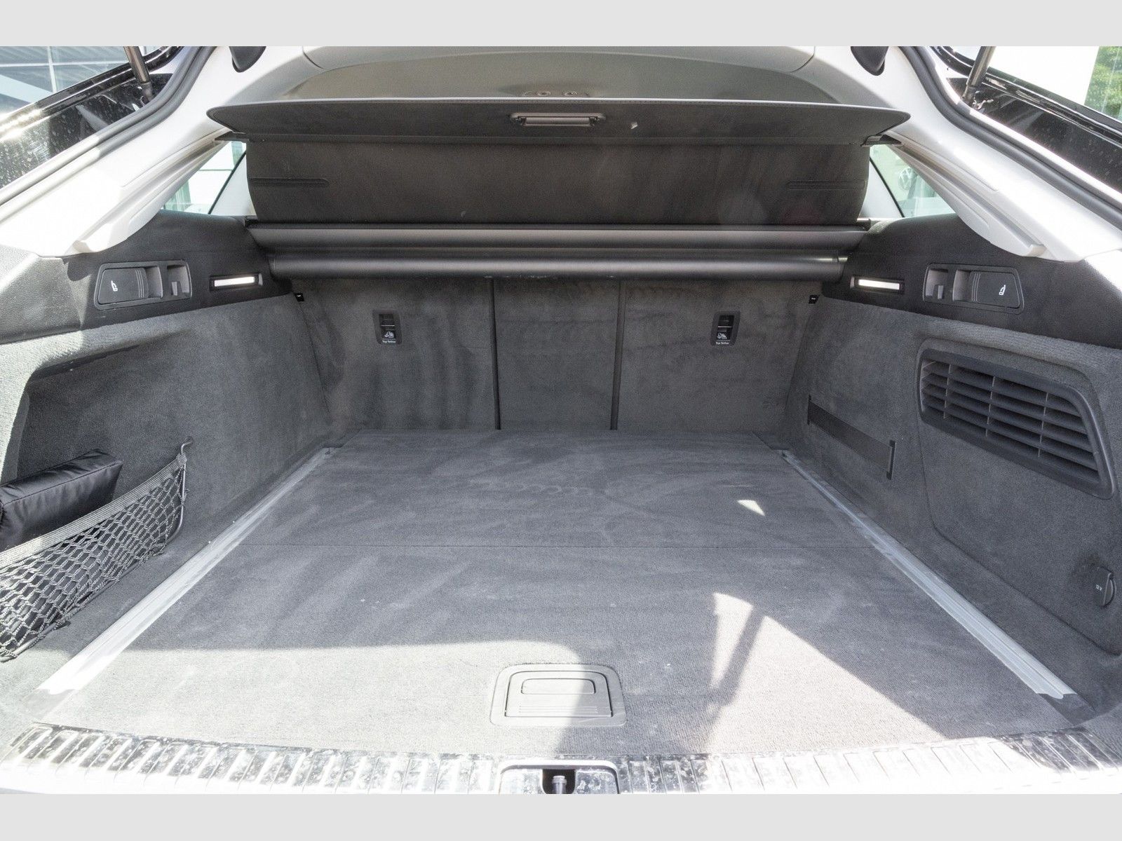 Audi A6 Avant 45 TFSI advanced - Samsaru's Car Outlet