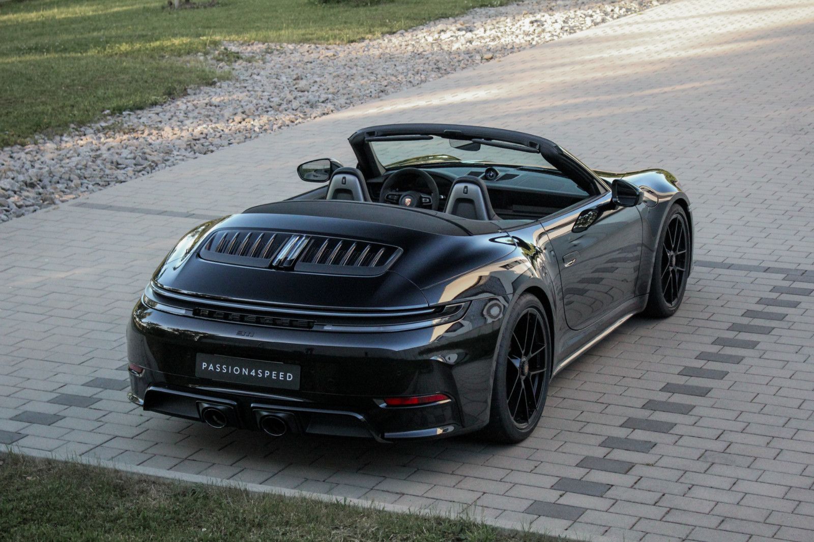 Porsche 911 992.2 Carrera 4 GTS T-Hybrid Cabriolet