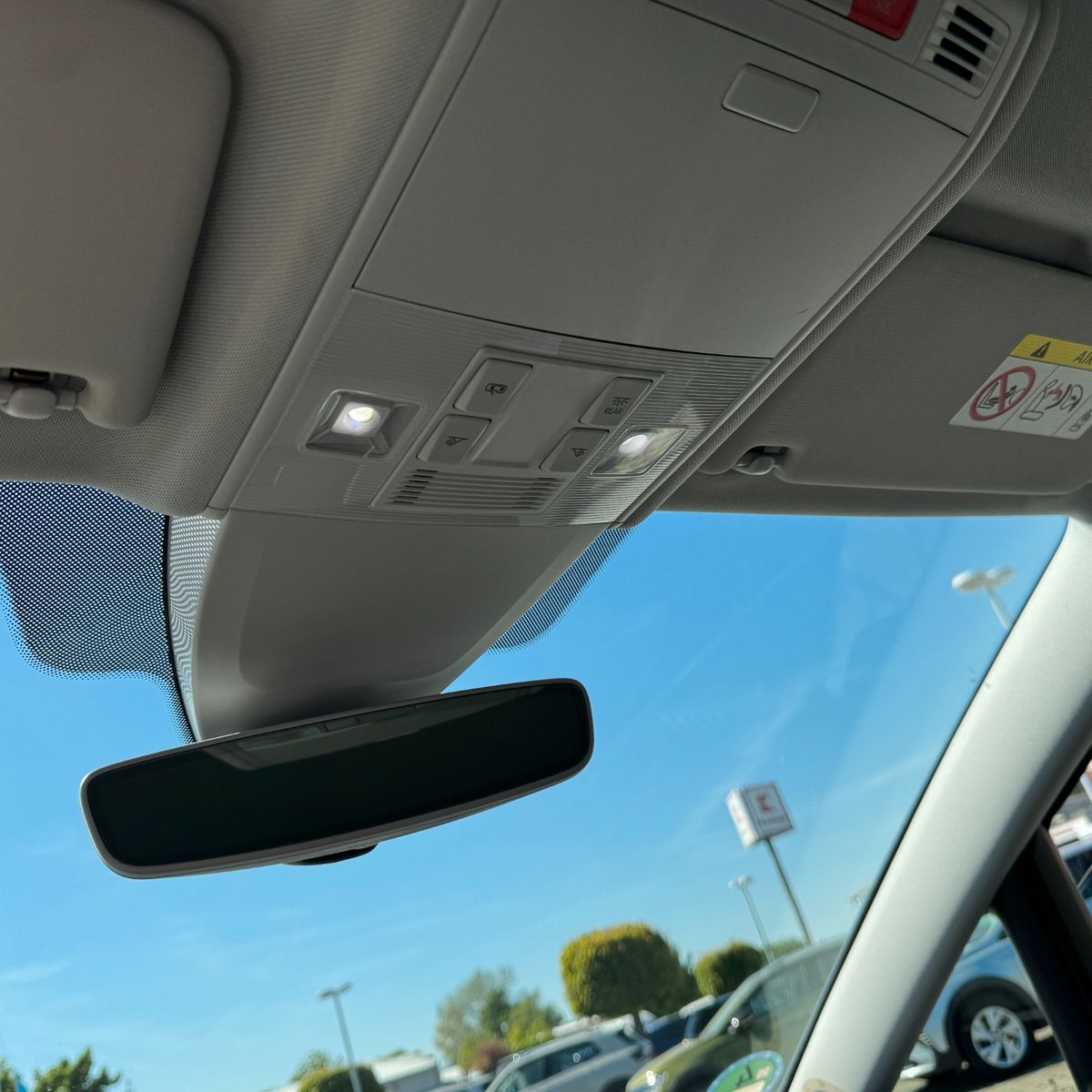 Volkswagen Golf Sportsvan VII Highline 2.0 TDI - Samsaru's Car Outlet