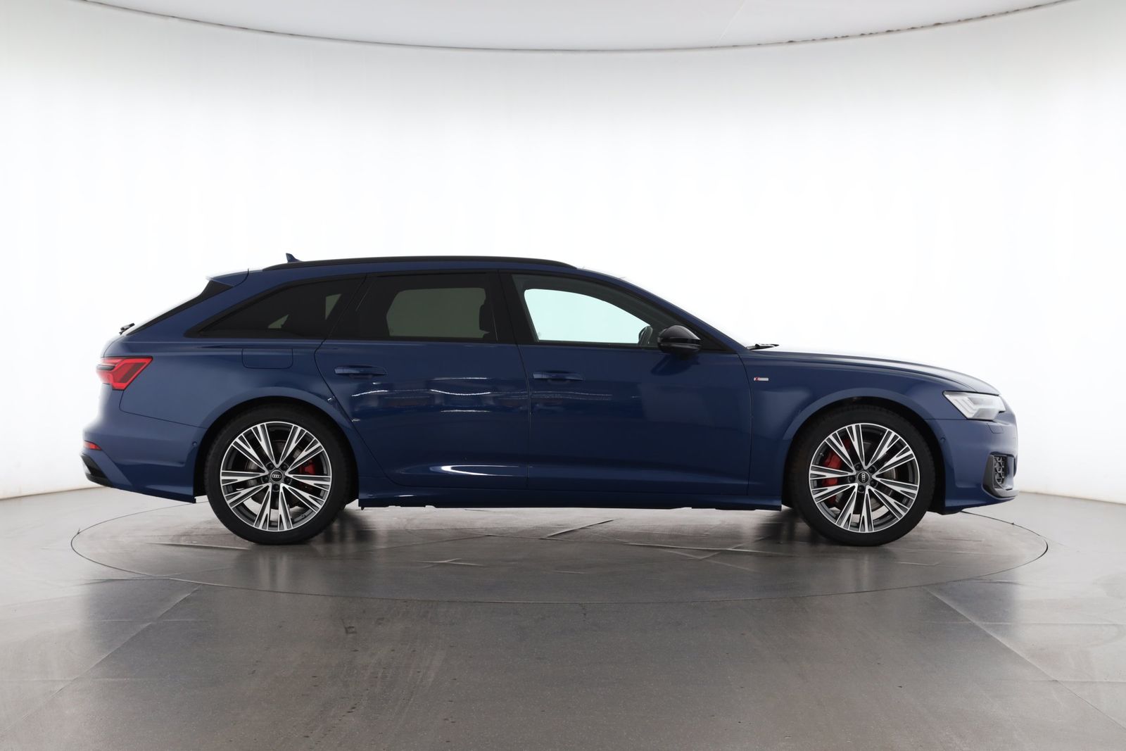 Audi A6 Avant 55 TFSI e quattro S tronic S line AHK