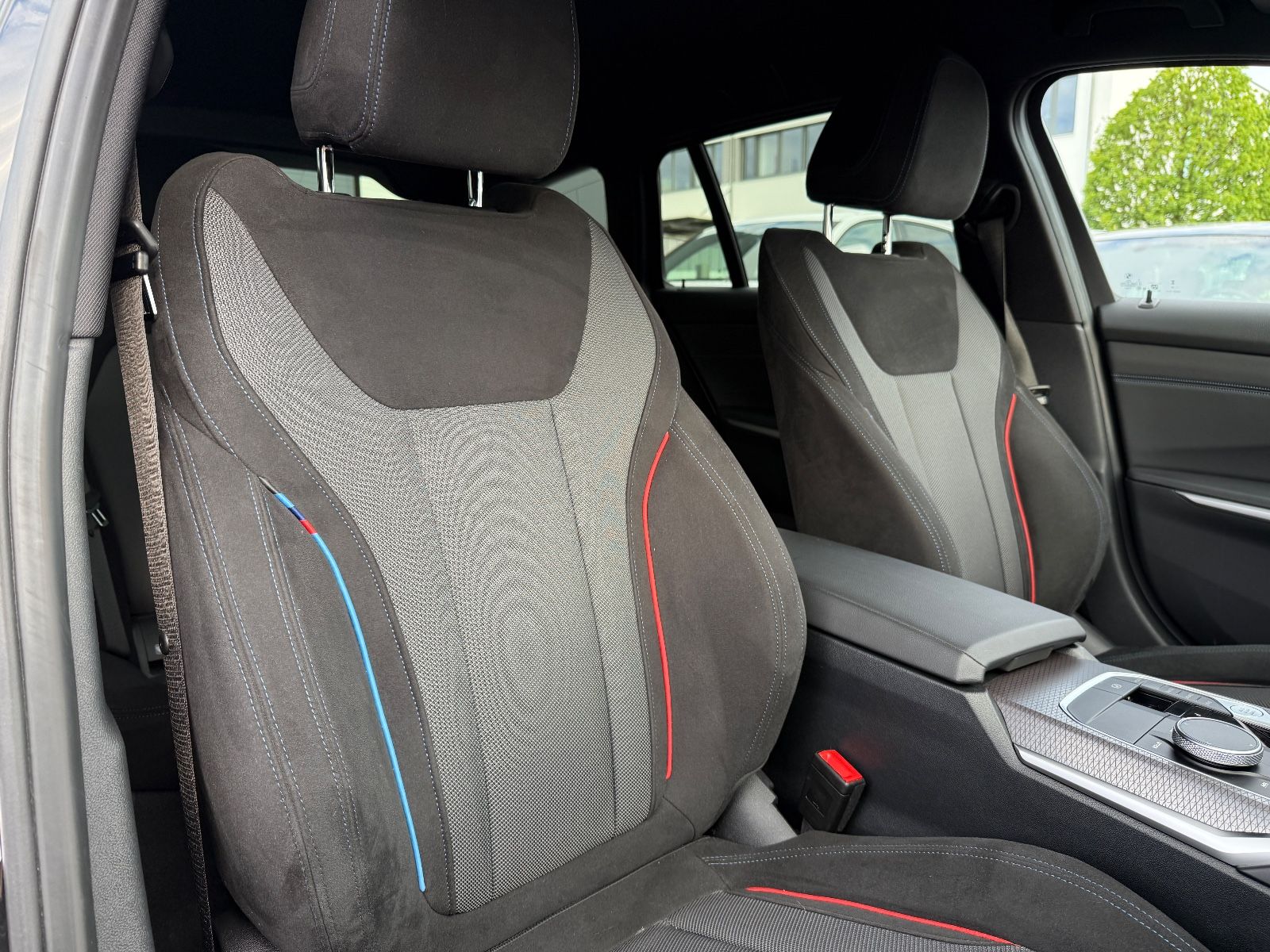 BMW 320 d xDrive M-SPORT FACELIFT AHK Innovation ACC