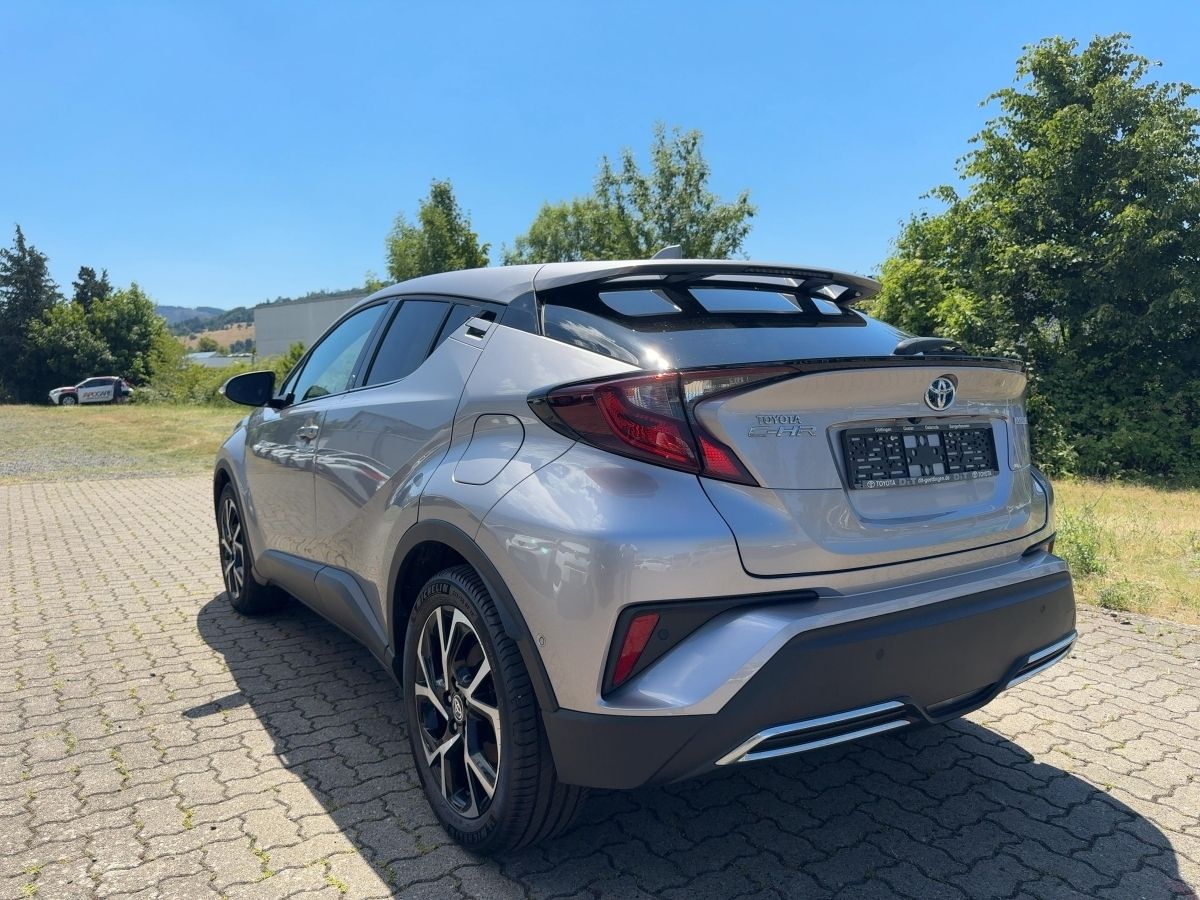 Toyota C-HR 2.0 Hybrid Team - Samsaru's Car Outlet