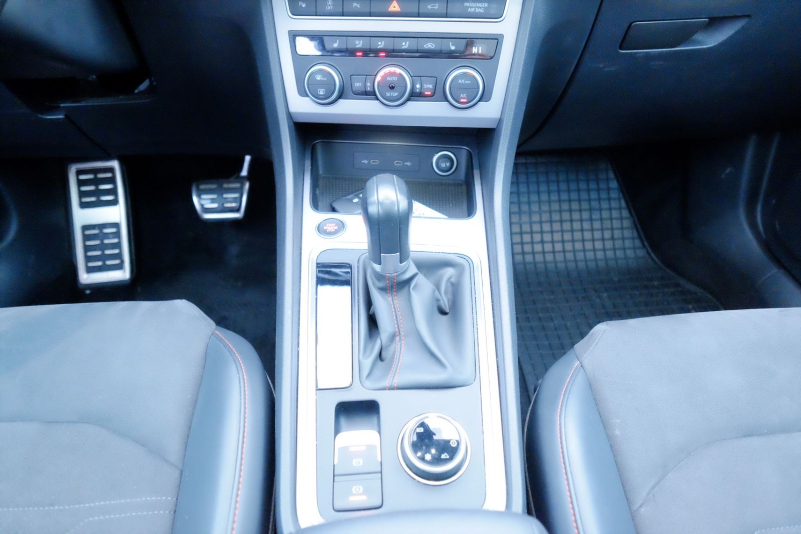Seat Ateca FR 2.0 TDI DSG 4WD/Pano/Navi/AHK/Kam/ACC